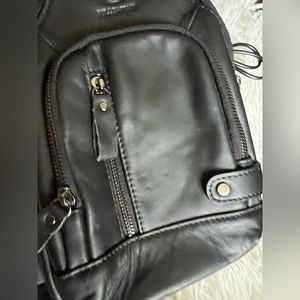 NWOT Bull Captain crossbody Leather
